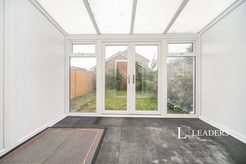3 bedroom house to rent, Sturdee Close, IP24
