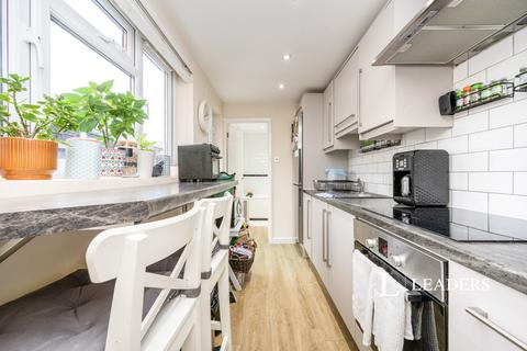 2 bedroom house to rent, Spring Gardens, Newport Pagnell, Buckinghamshire, MK16