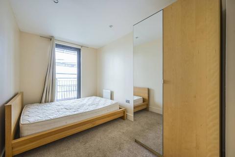 3 bedroom flat to rent, Parkview Apartments, E14, Poplar, London, E14