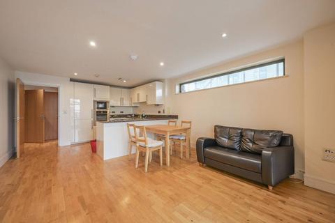 3 bedroom flat to rent, Parkview Apartments, E14, Poplar, London, E14