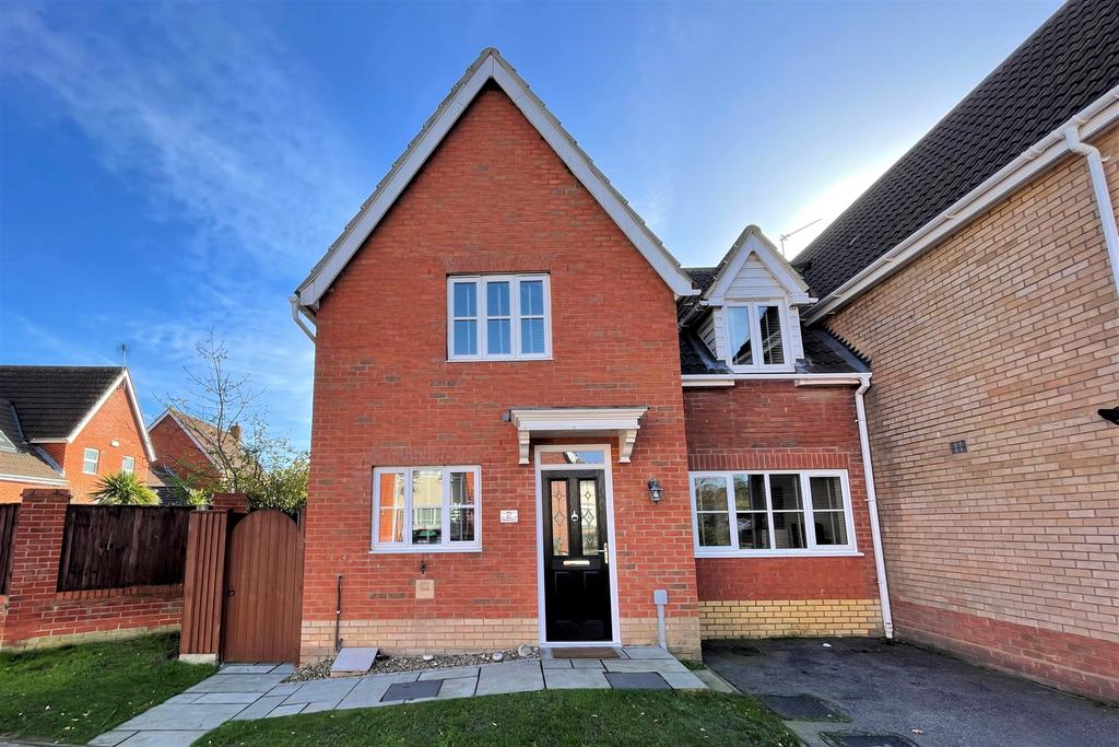 PRESENTED LIKE A SHOWHOME WITH FOUR BEDROOMS on P