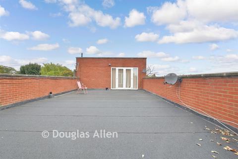 2 bedroom flat for sale, Westwood Road, Ilford, Essex