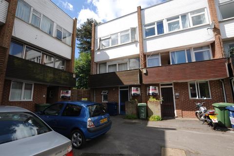6 bedroom house to rent, Horwood Close