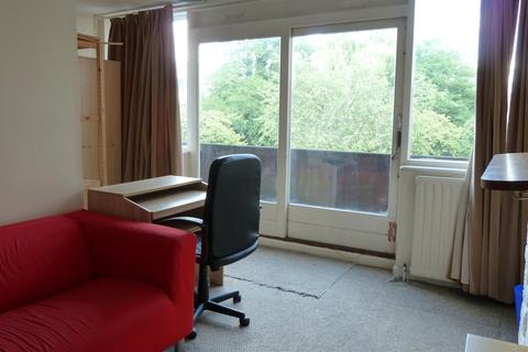 6 bedroom house to rent, Horwood Close