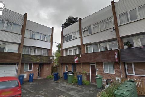 6 bedroom house to rent, Horwood Close