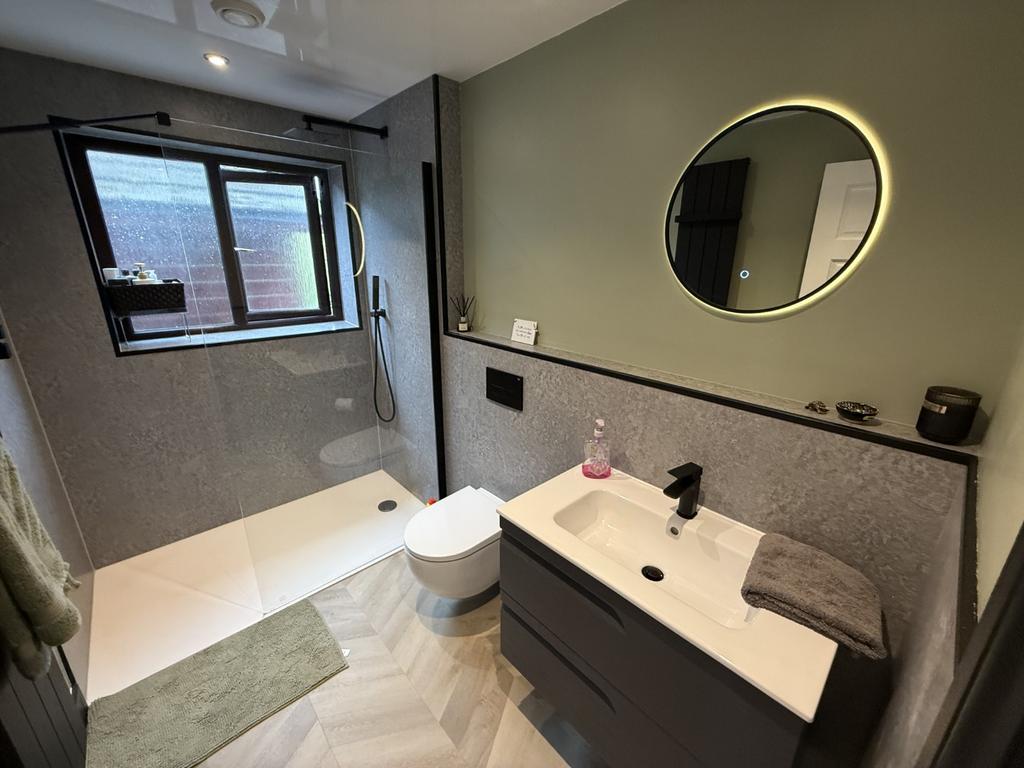 Main Shower Room