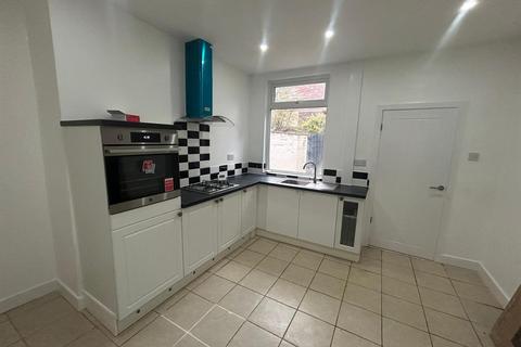2 bedroom terraced house for sale, Oldham Road, Ashton-Under-Lyne OL7