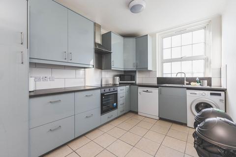 4 bedroom flat to rent, Broadlands Mansions, Broadlands Avenue, SW16