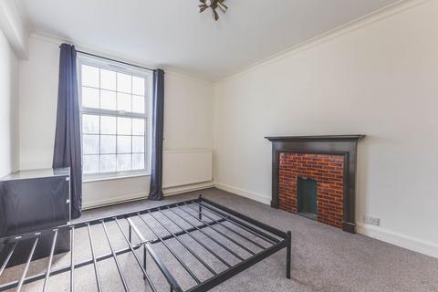 4 bedroom flat to rent, Broadlands Mansions, Broadlands Avenue, SW16