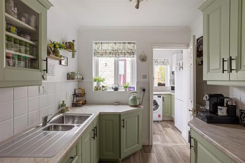 1 Castelo Grove, Pickering, YO18 7JU