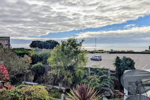 3 bedroom bungalow for sale, Hazlemere Road, Holland-on-Sea