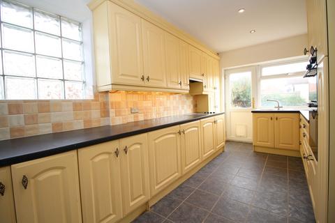 3 bedroom bungalow for sale, Hazlemere Road, Holland-on-Sea