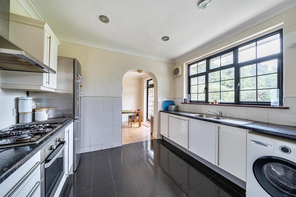 Kitchen: