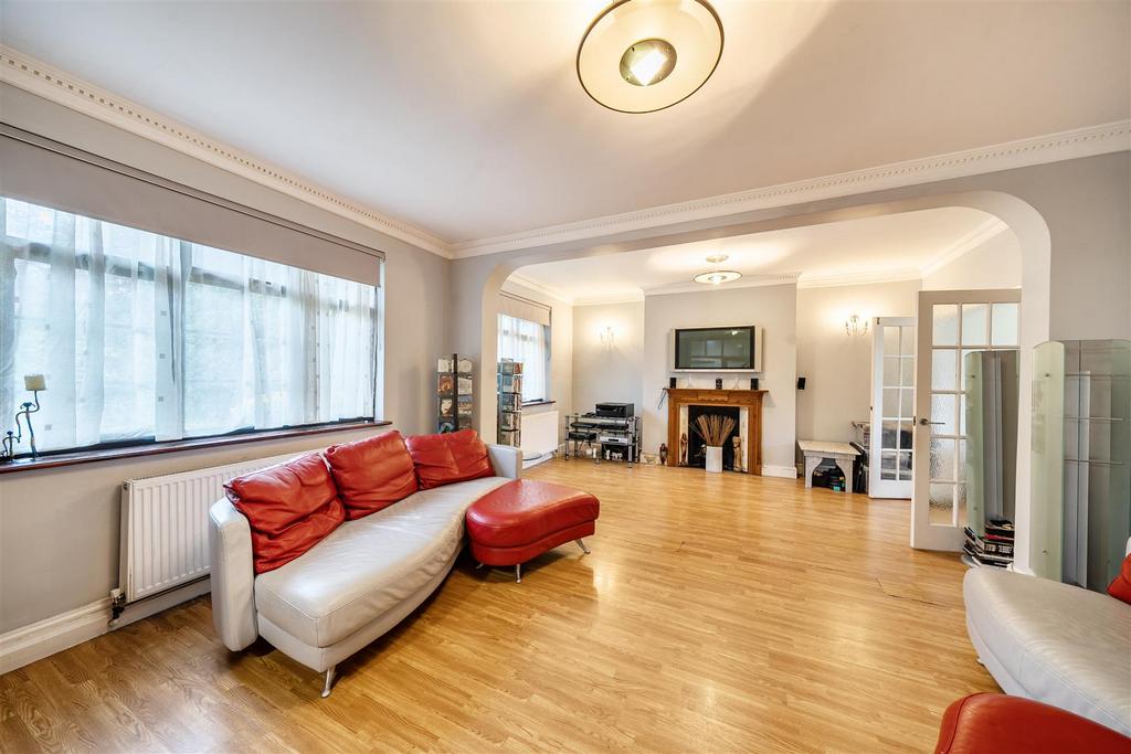Living Room: