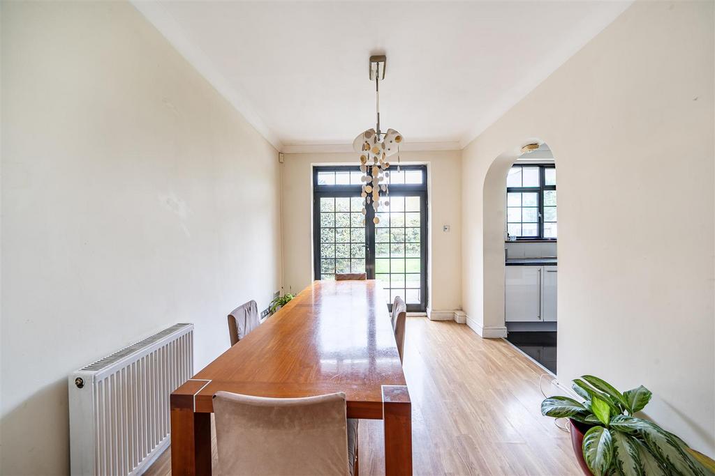 Dining Room: