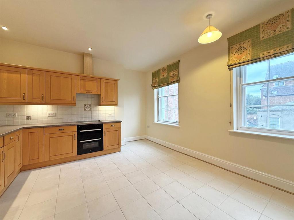 Kitchen 2.jpg