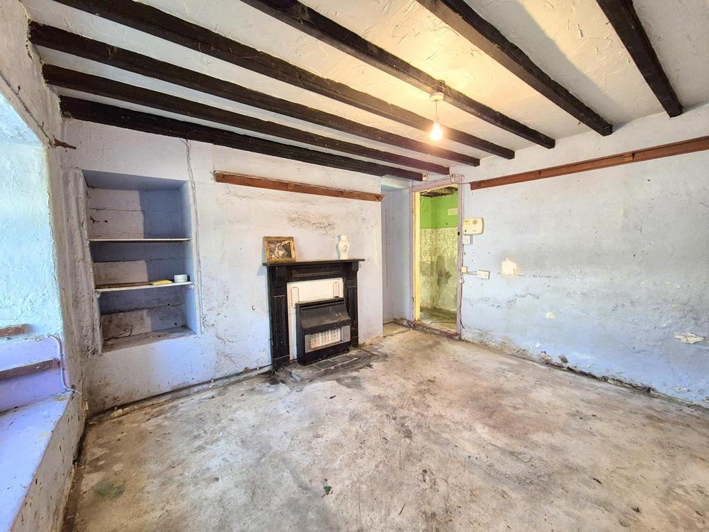 1 W6 F9 Q81-UChs4j4ml V2pw.jpg