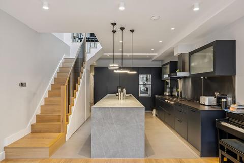 5 bedroom terraced house for sale, Sisters Avenue, London, SW11