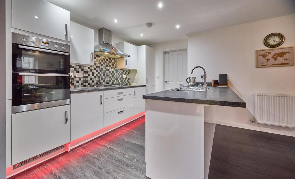 Rear Open Plan Living/Dining kitchen