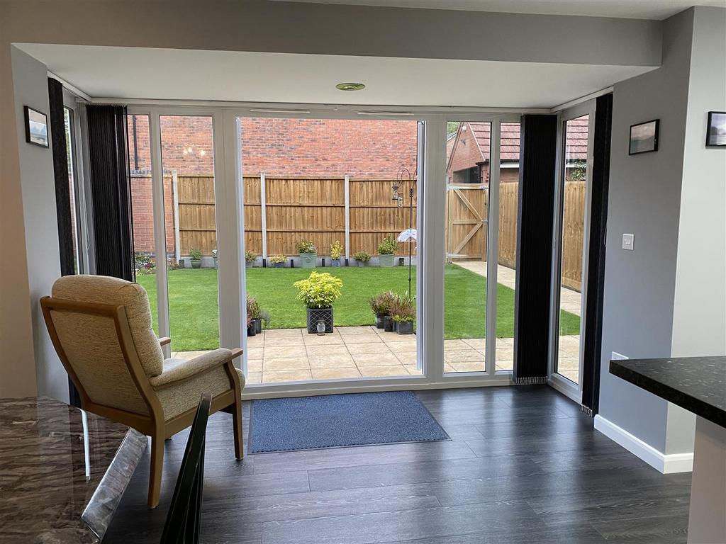 Rear Open Plan Living/Dining kitchen