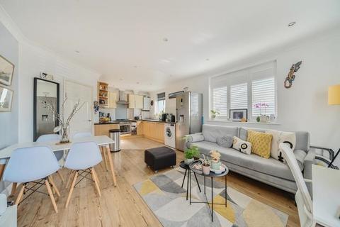 1 bedroom flat for sale, Redwood House, Thornton Road, Thornton Heath, Surrey, CR7