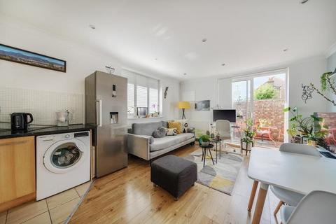 1 bedroom flat for sale, Redwood House, Thornton Road, Thornton Heath, Surrey, CR7
