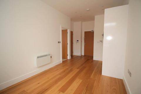 undefined, Flowers Way, Luton LU1