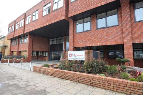undefined, Flowers Way, Luton LU1