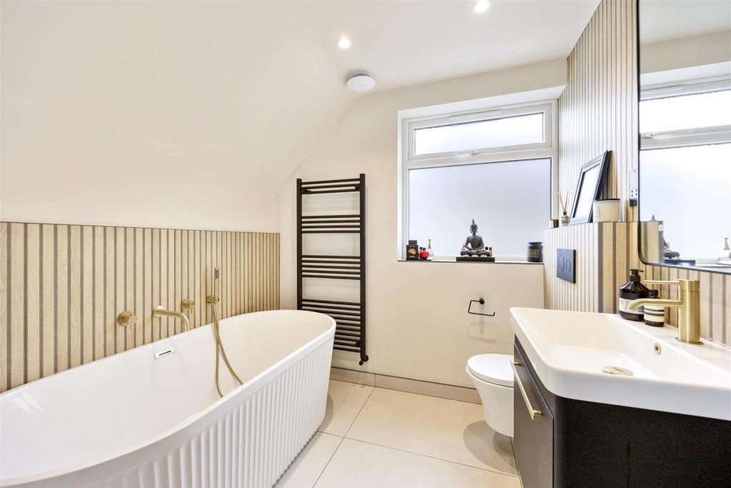 En-suite Bathroom/WC