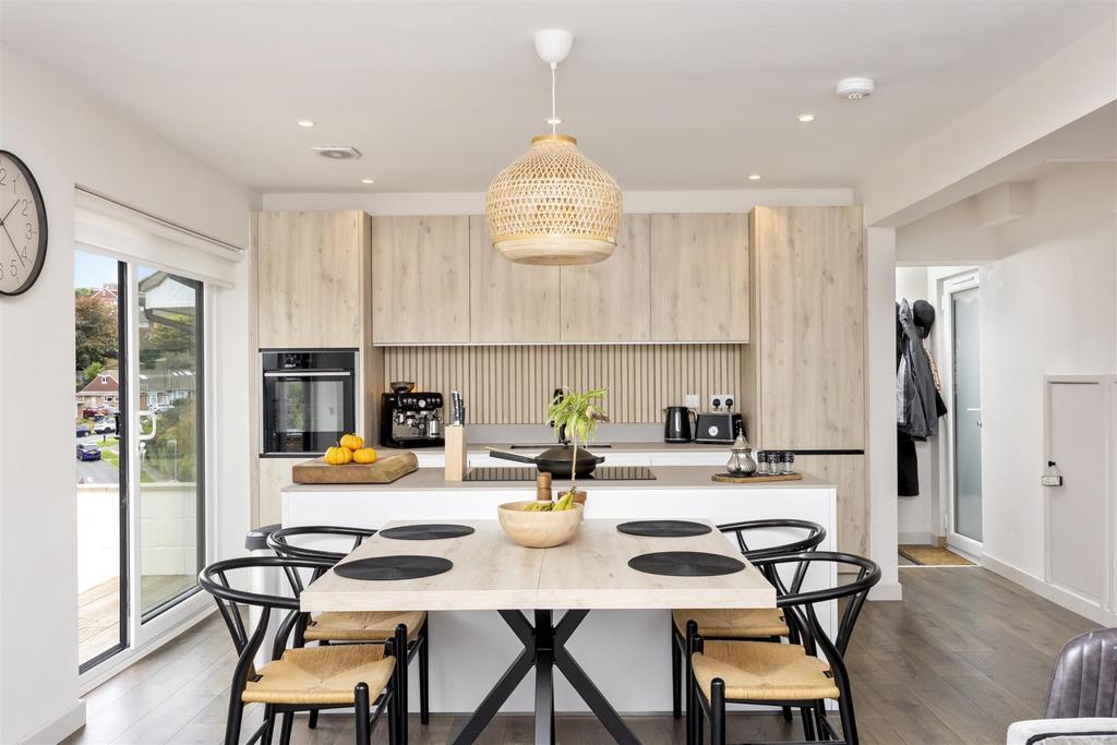 Kitchen/Dining Room