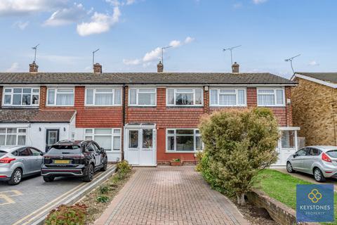 3 bedroom terraced house for sale, Charlotte Gardens, Romford, RM5