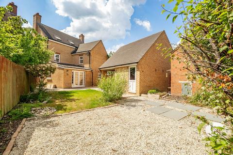 5 bedroom detached house for sale, Brooklands Avenue, Wixams - CHAIN FREE