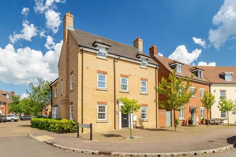 5 bedroom detached house for sale, Brooklands Avenue, Wixams - CHAIN FREE