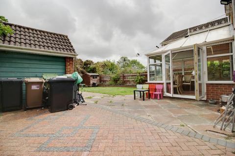 undefined, Ringwood Road, Luton LU2