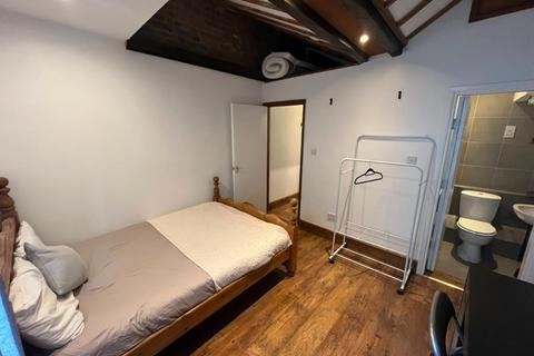 2 bedroom flat to rent, Aldersgate Street, London, EC1A