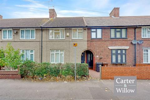Dagenham Avenue, Essex