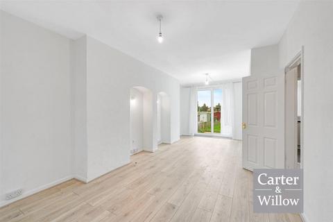 undefined, Dagenham Avenue, Essex
