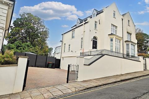 Park Square, Newport, NP20