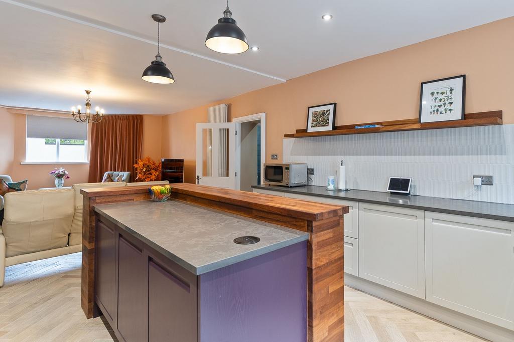 Kitchen/Dining