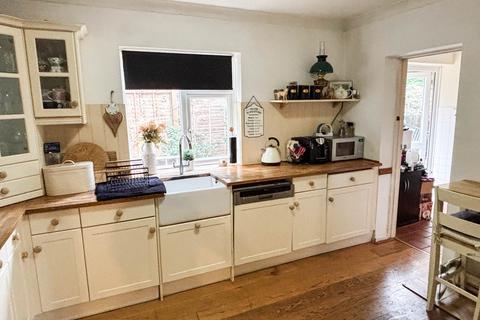 4 bedroom house for sale, Old Place, Aldwick