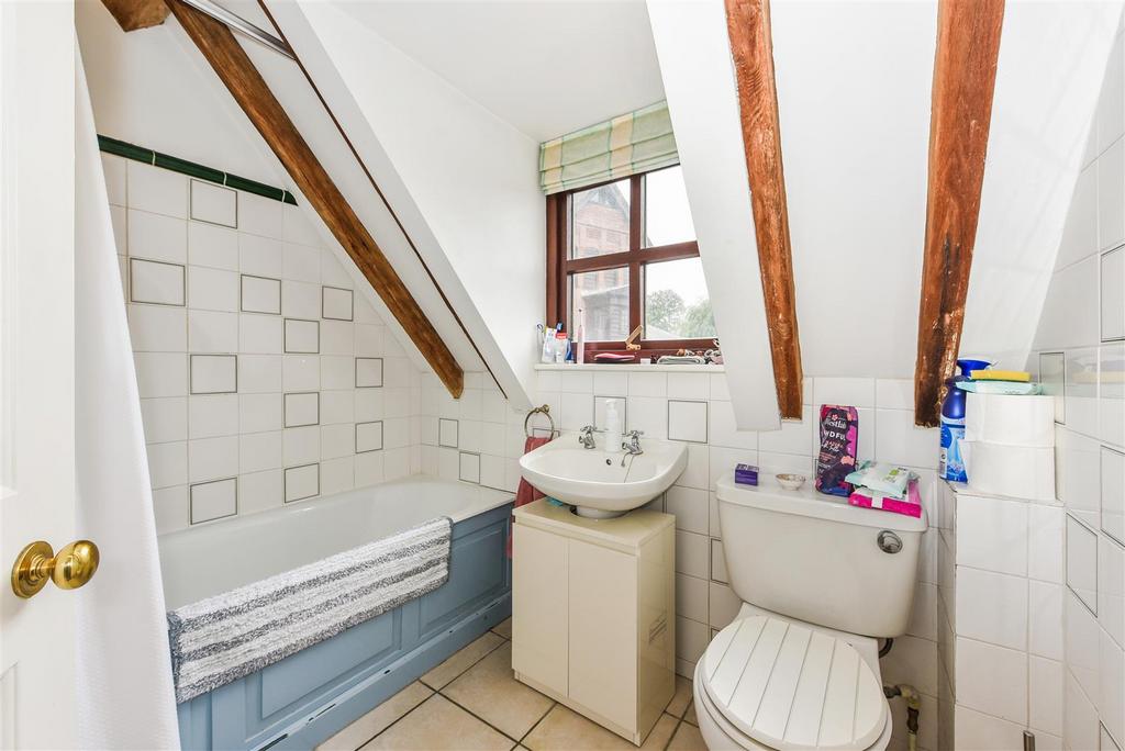 Bathroom.jpg