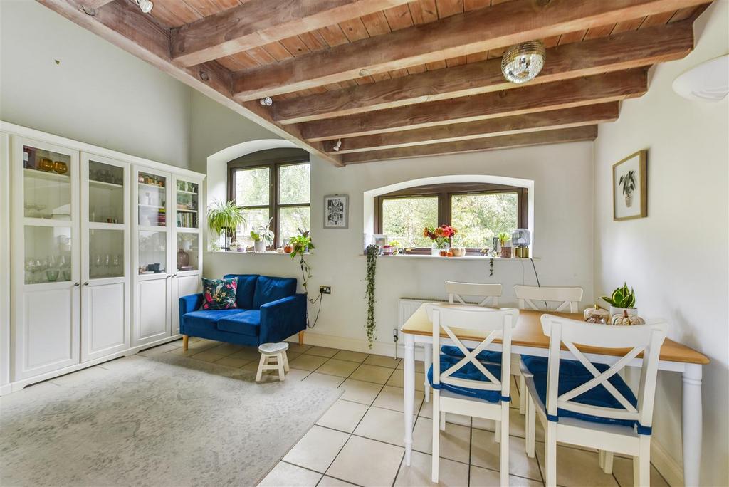 Dining &amp; Sitting area.jpg