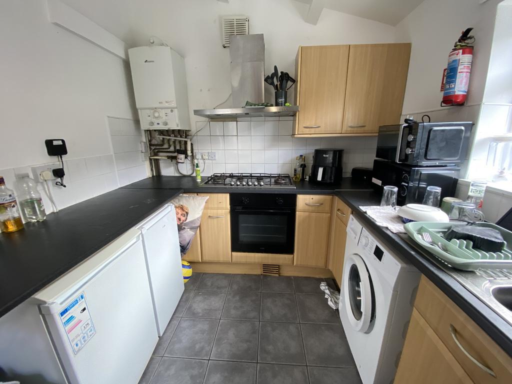 Kitchen b