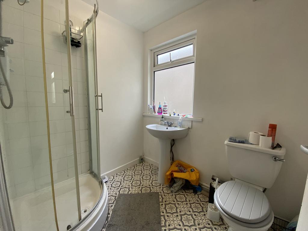 Full Shower Room