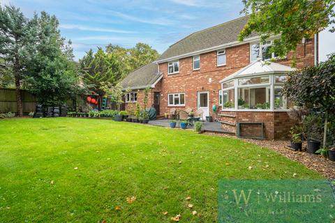 undefined, The Boltons, Wootton