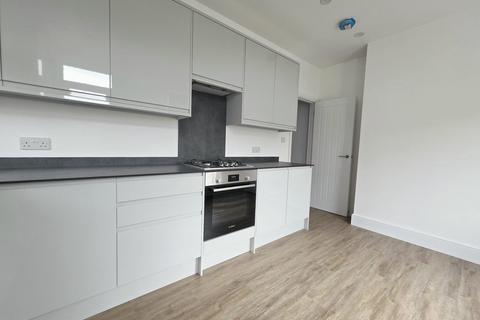 3 bedroom maisonette to rent, London SW2