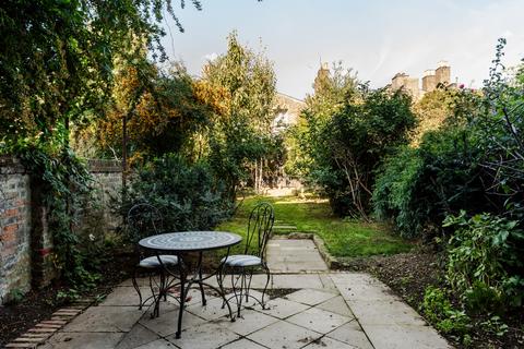 4 bedroom terraced house for sale, Surrey Square II, London SE17
