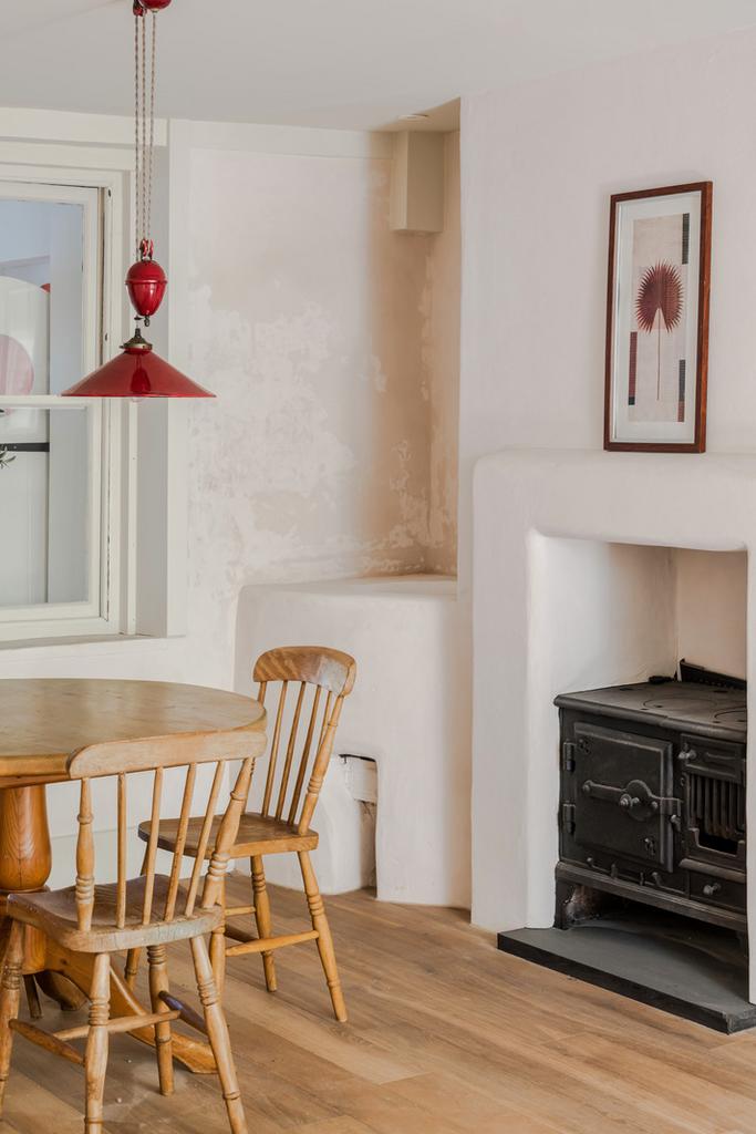 314204 - 24 Surrey Square-40.jpeg