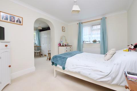 undefined, Beau Vista, Stalbridge