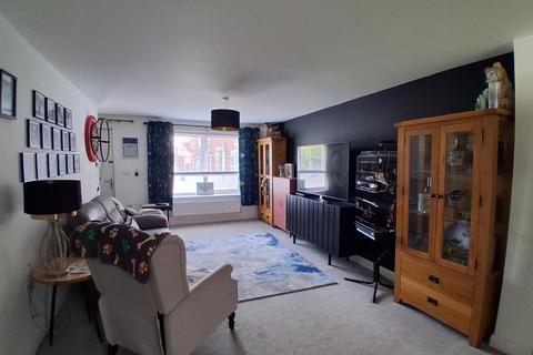 3 bedroom semi-detached house for sale, Falcon Row, Newent GL18